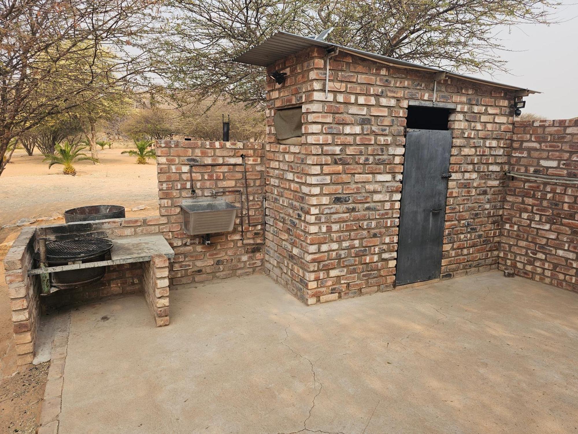 Kaoko Bush Lodge Kamanjab Exterior photo