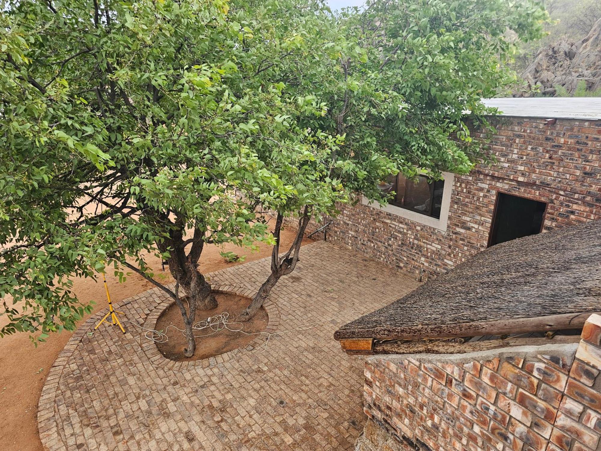 Kaoko Bush Lodge Kamanjab Exterior photo