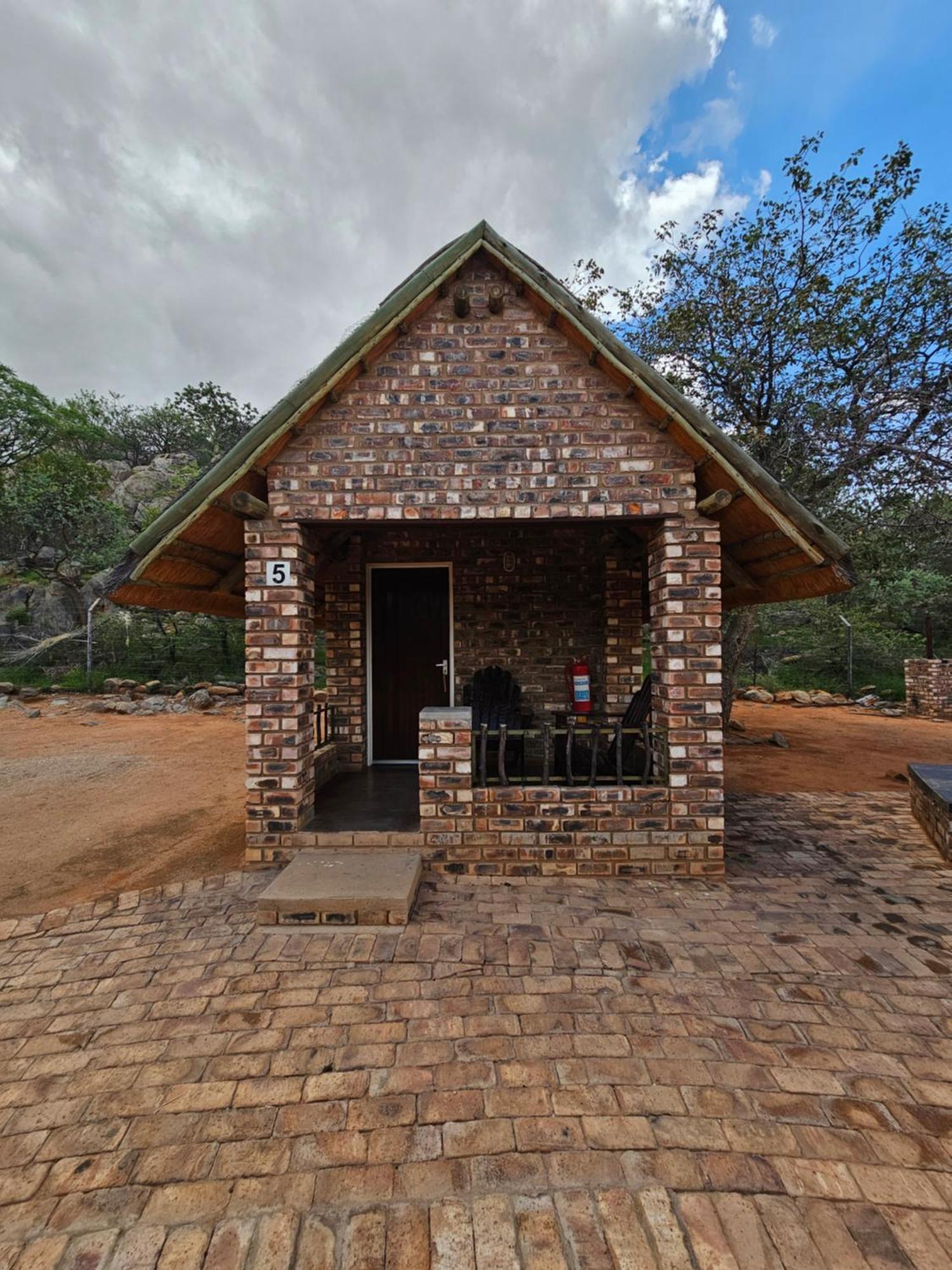 Kaoko Bush Lodge Kamanjab Exterior photo