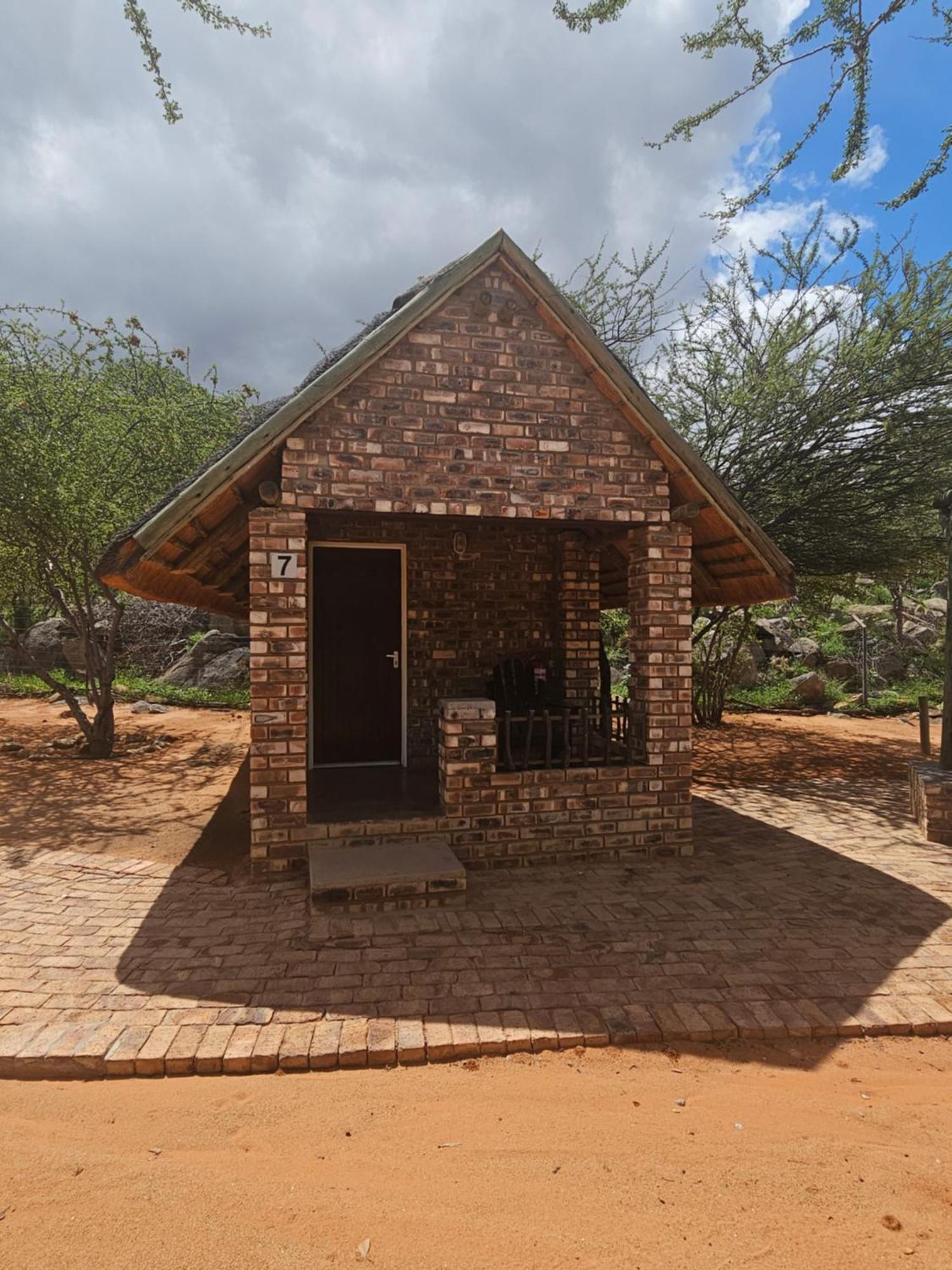 Kaoko Bush Lodge Kamanjab Exterior photo
