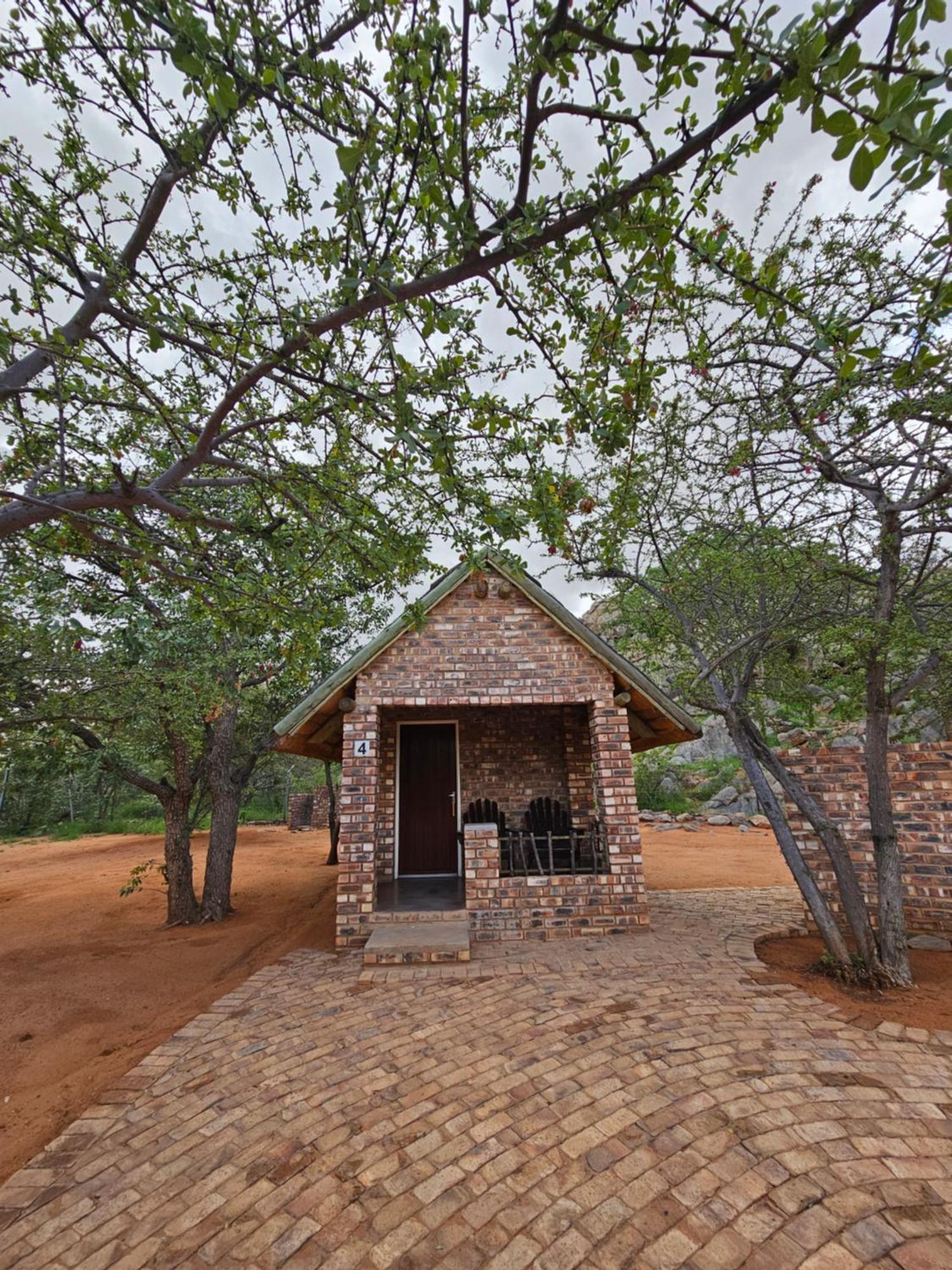 Kaoko Bush Lodge Kamanjab Exterior photo